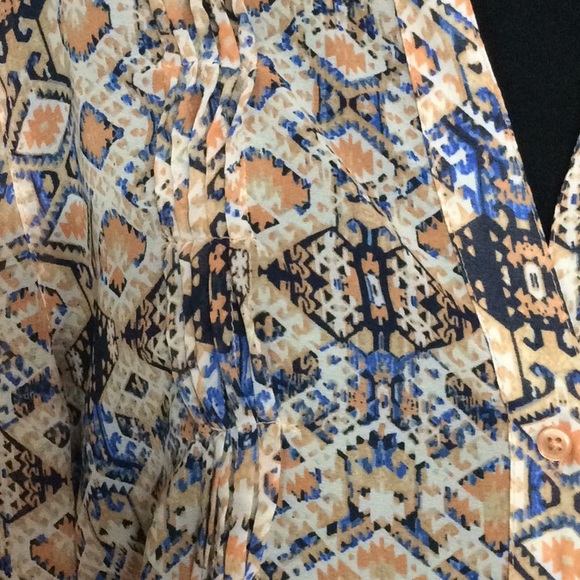 Button down blouse - Picture 6 of 8